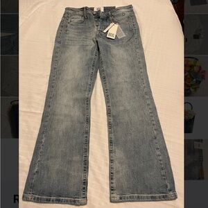 BDG Women's TEO Relaxed Flare Low Rise Comfort Stretch Denim Jeans